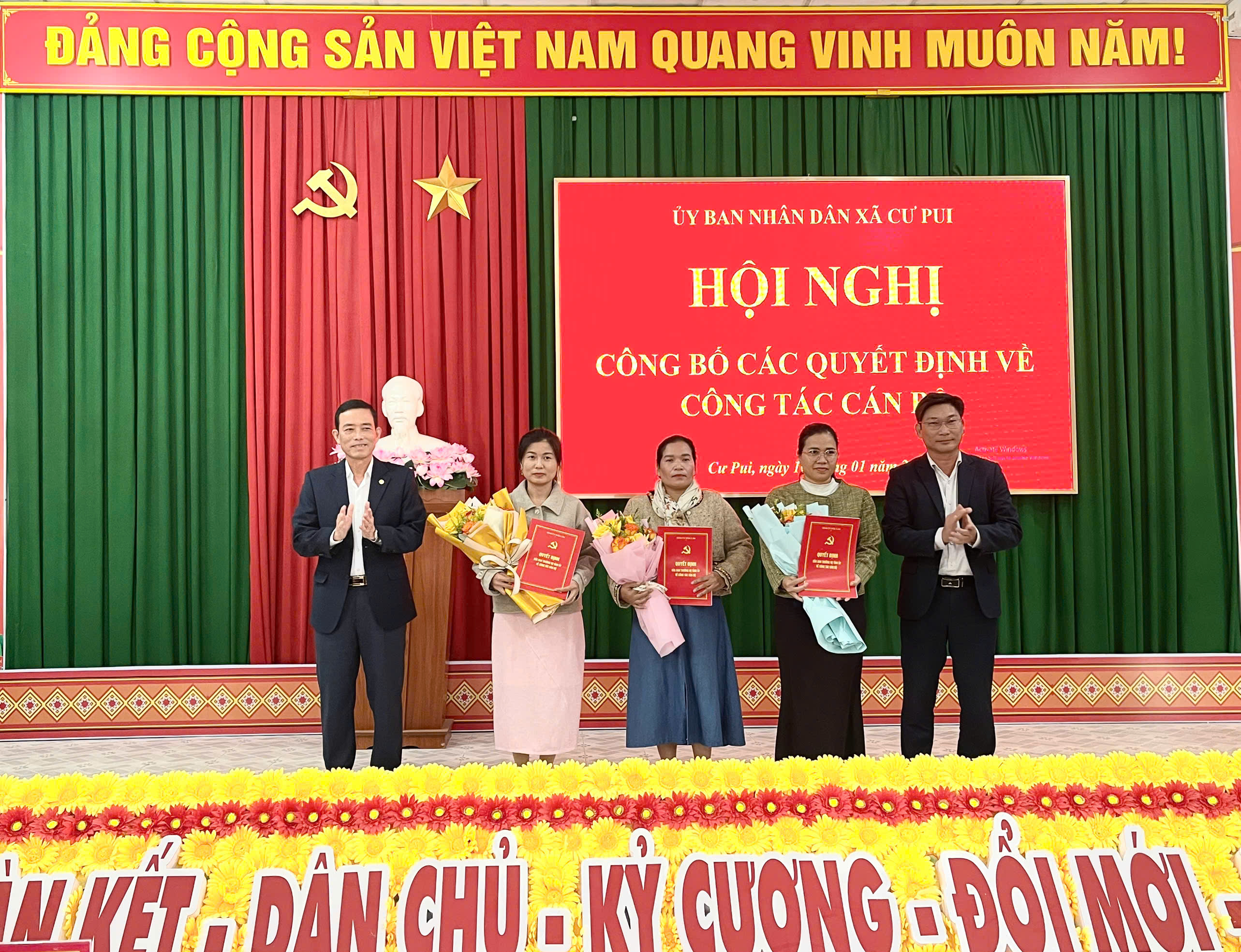 z7416434520626_208df1e32e0d459f9cf35b5b3c429b01